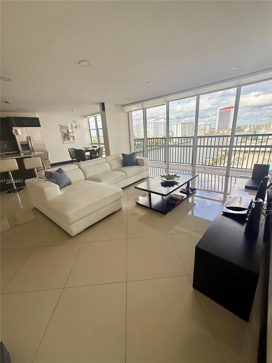 AVANT GARDE CONDO - Residential Lease