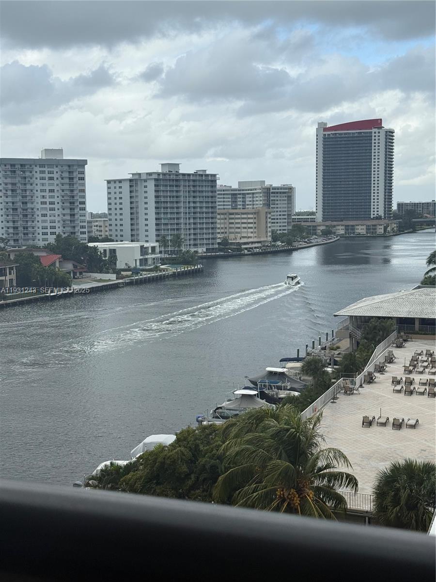 AVANT GARDE CONDO - Residential Lease