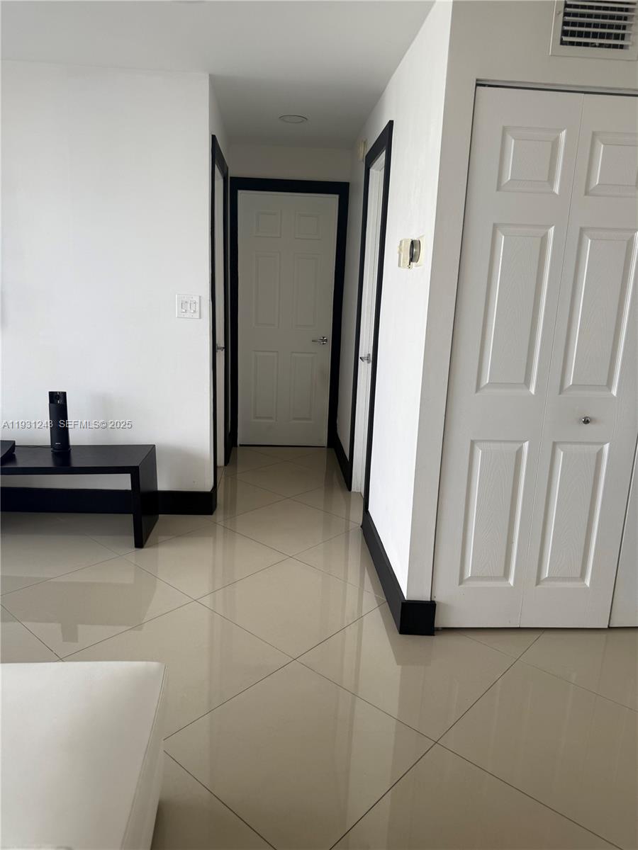 AVANT GARDE CONDO - Residential Lease