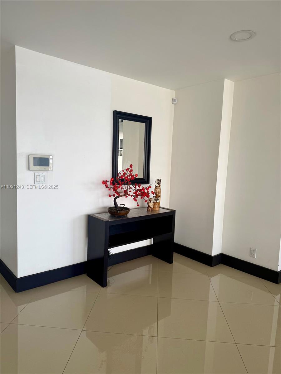 AVANT GARDE CONDO - Residential Lease