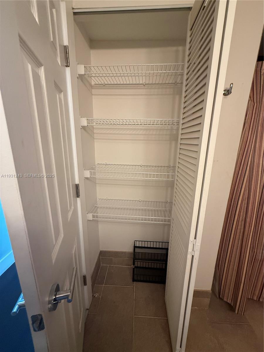 AVANT GARDE CONDO - Residential Lease