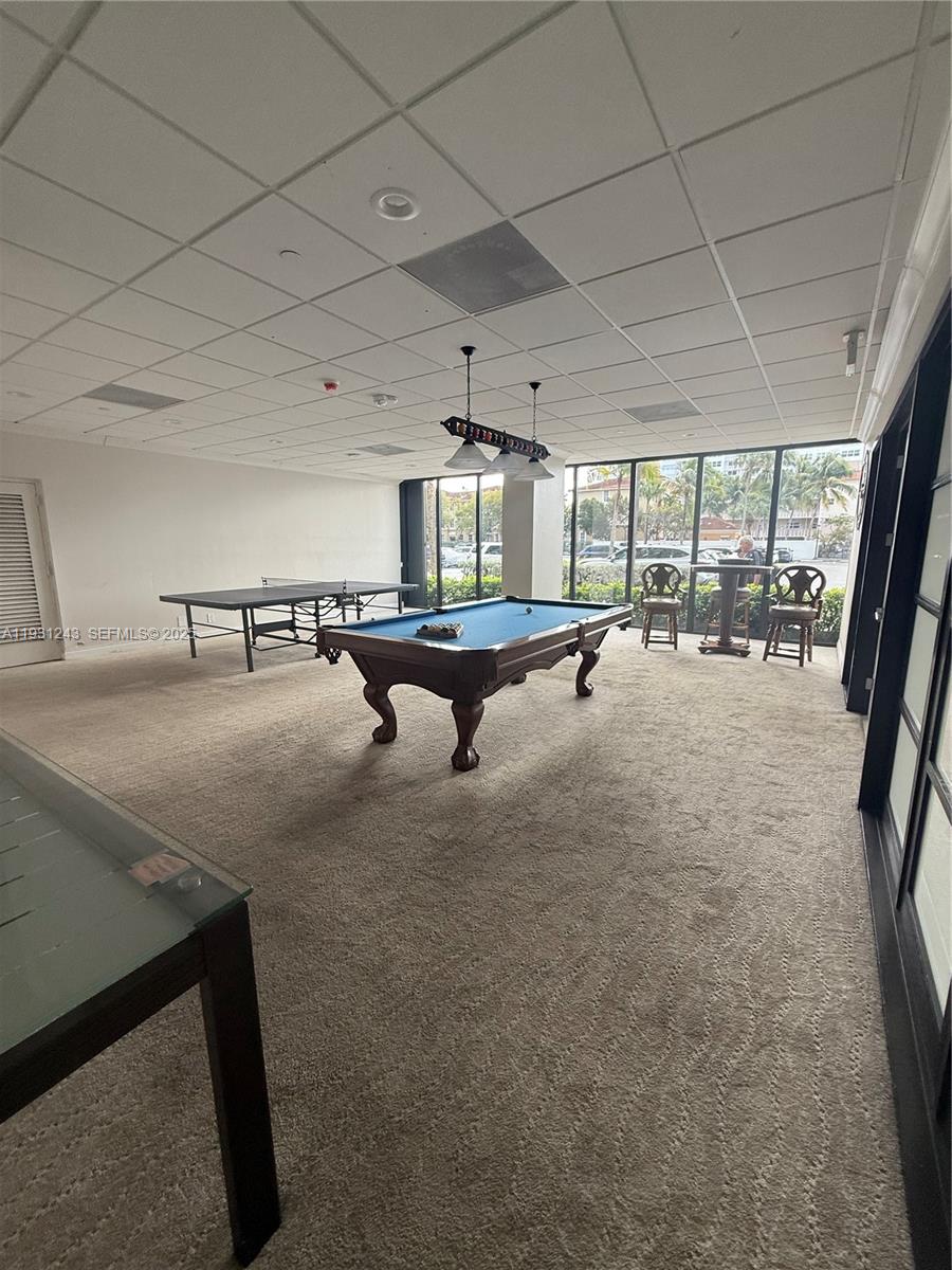 AVANT GARDE CONDO - Residential Lease