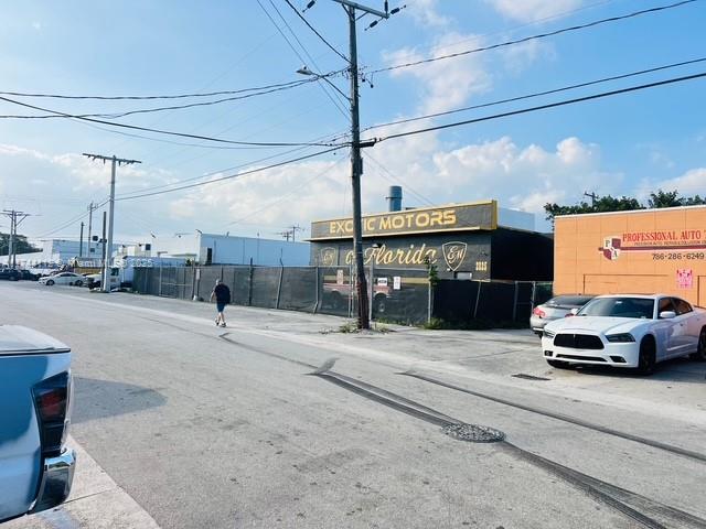 2724 NW 36th St