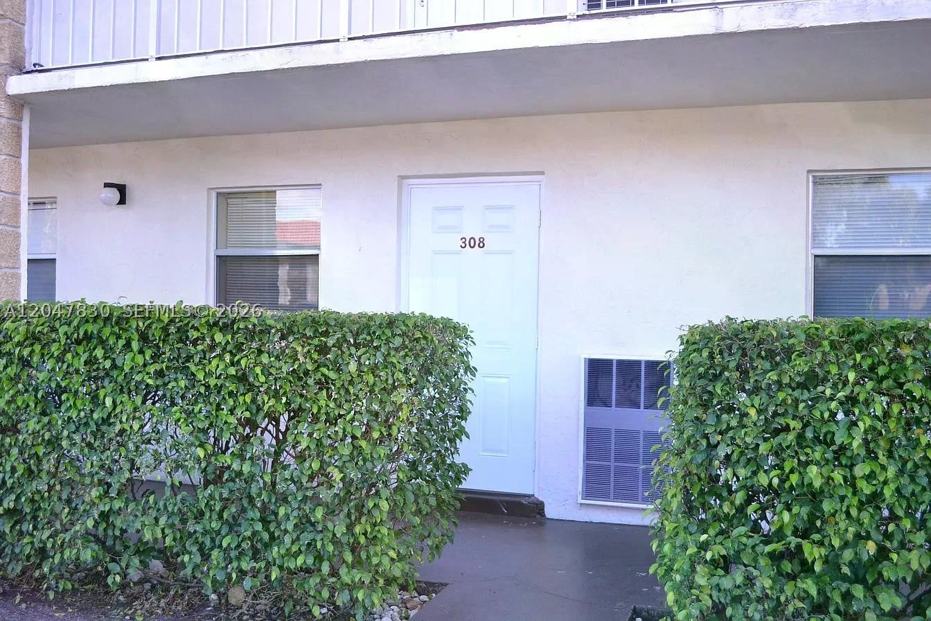 9855 Sandalfoot Blvd 308, Boca Raton FL 33428