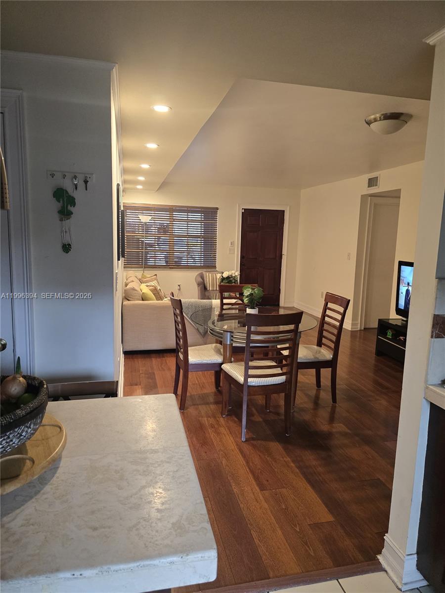 LAGO DEL REY CONDO - Residential