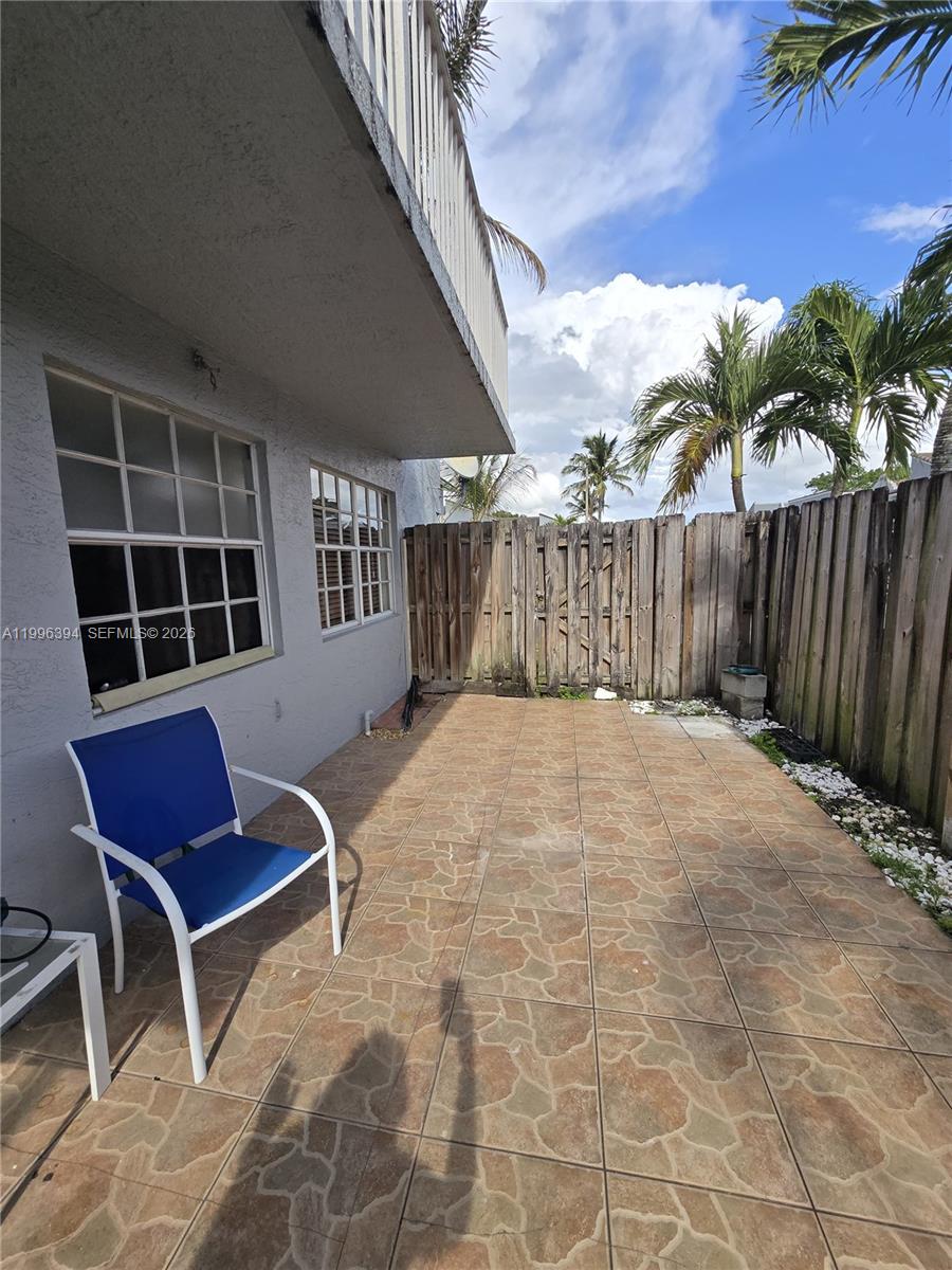 LAGO DEL REY CONDO - Residential