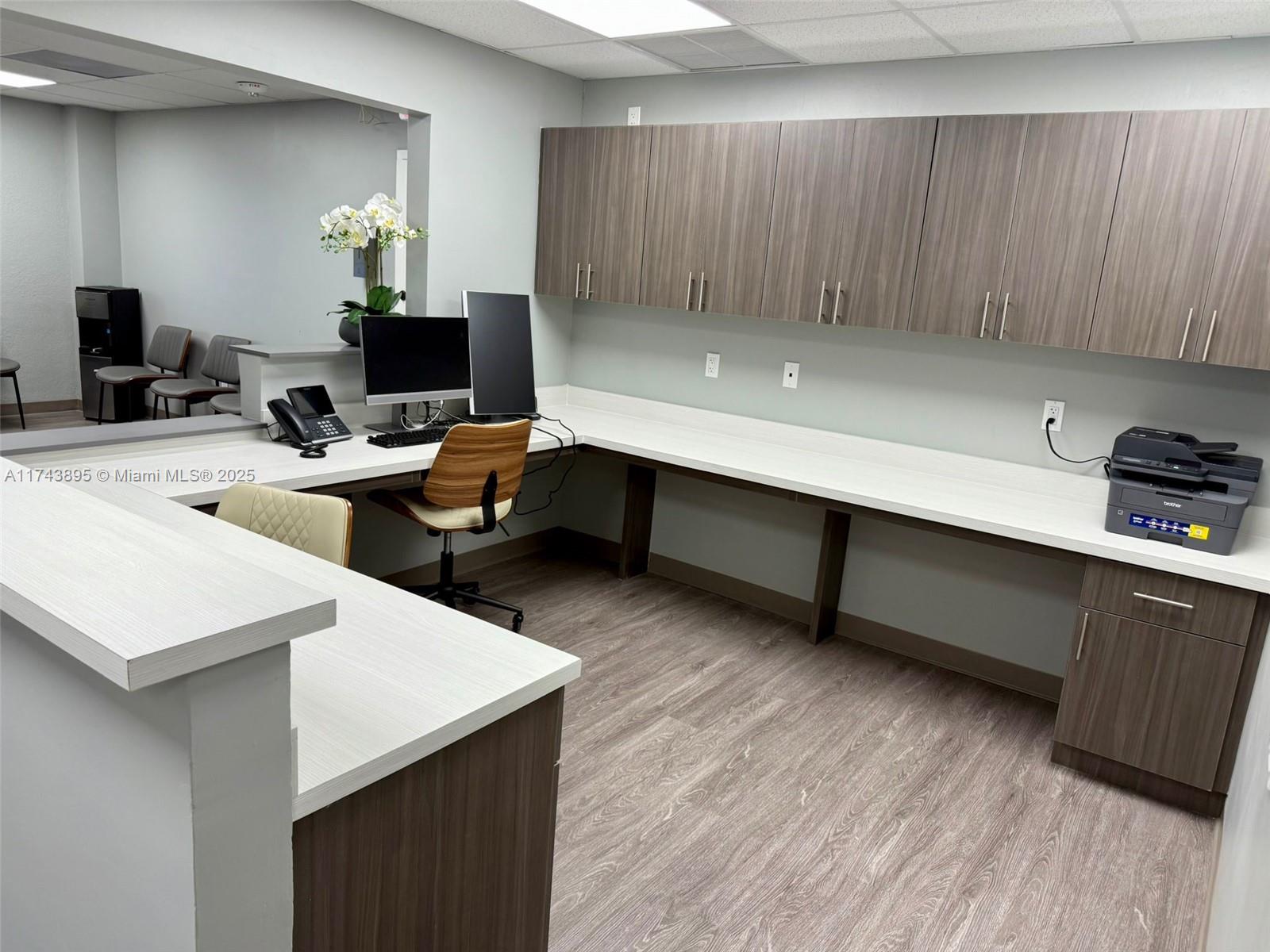Medical Office space for lease in Hialeah! Looking for the perfect space for your medical practice? This Prime location in Hialeah offers excellent visibility, modern facilities, and great layout suit your needs. Ideal for doctors, dentist, therapists & more.