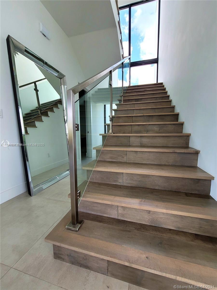 WESTON ESTATES - Residential