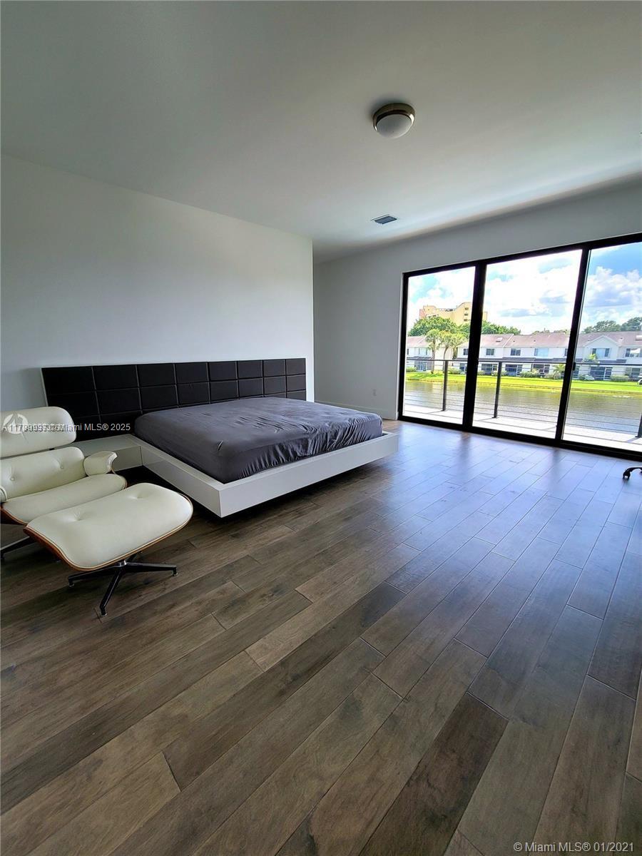 WESTON ESTATES - Residential