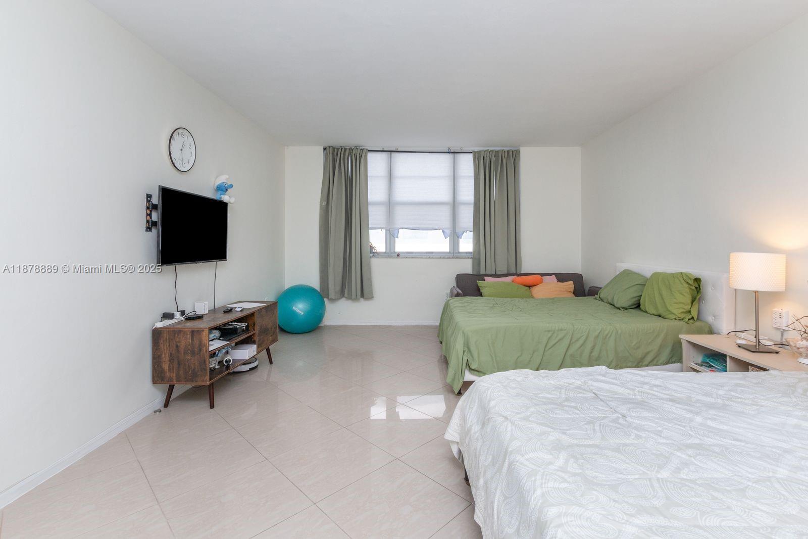 CORINTHIAN CONDO - Residential