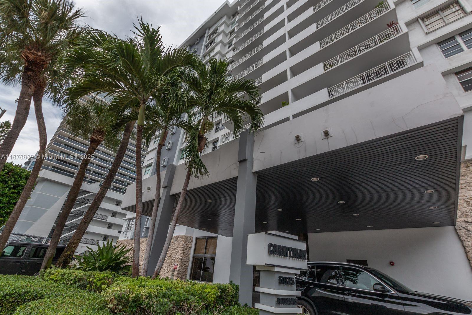Live on Millionaires Row, right on the Ocean. Plenty of amenities. This unit has some great renovations. Quartz countertops, open kitchen concept, high impact windows, ceramic tile throughout.
The building is going through renovations, brand new pool coming up, gazebo area, new party room, lobbies and more.
Unbeatable location. Great Price.