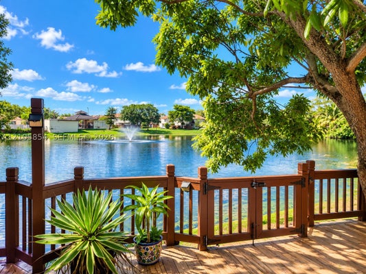 454 NW 97TH PL, MIAMI, FL 33172 - Image 2d27a32bfdc7f3d17a310a7965ee117e/1741645191
