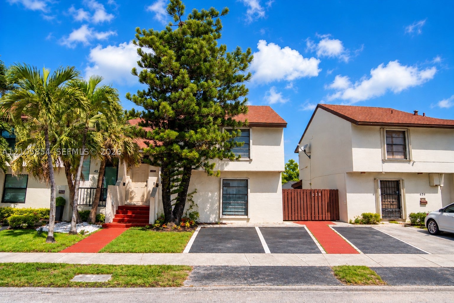 454 NW 97th Pl, Miami FL 33172