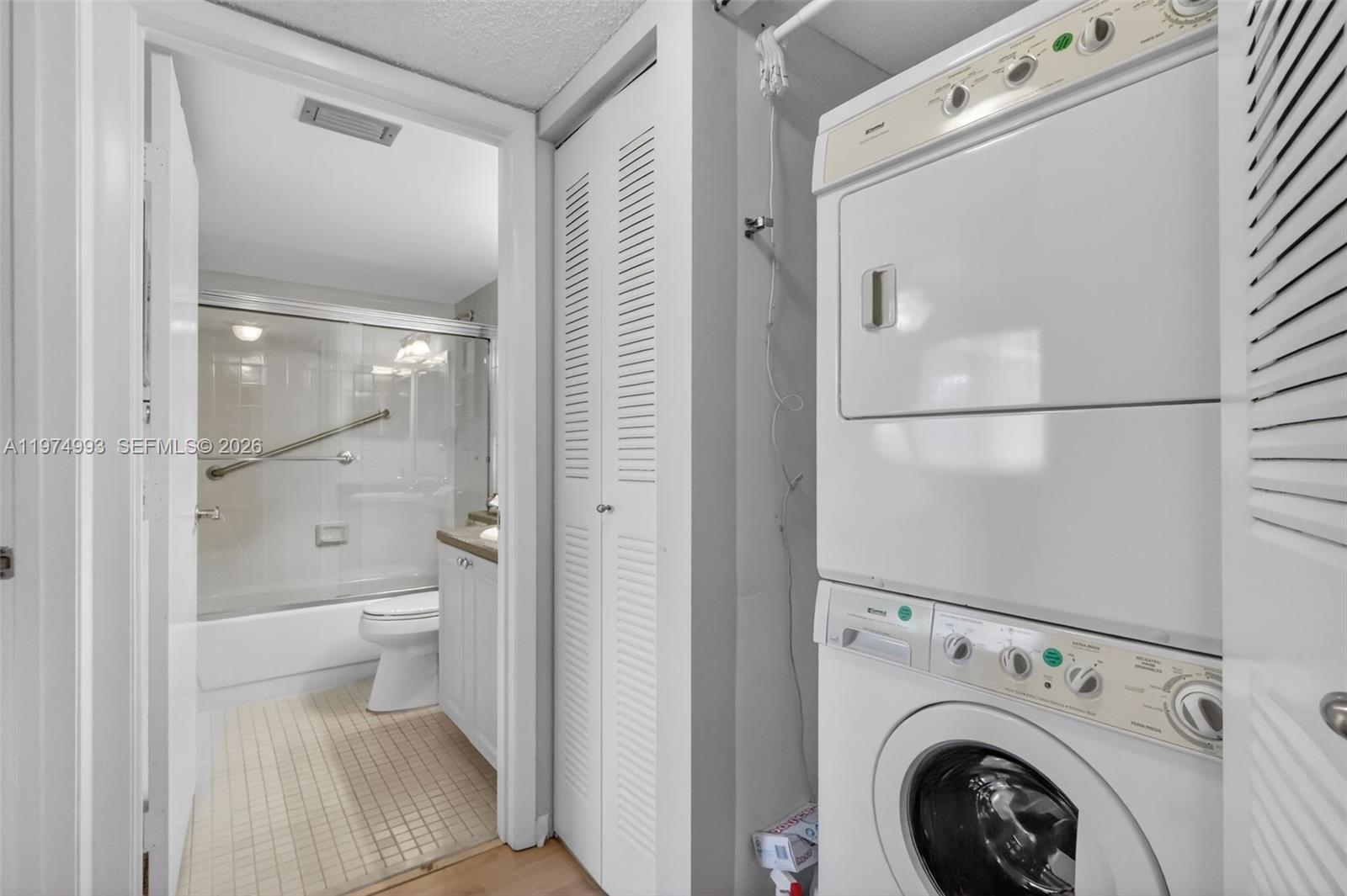 HUNTINGTON LAKES SEC TWO - Residential