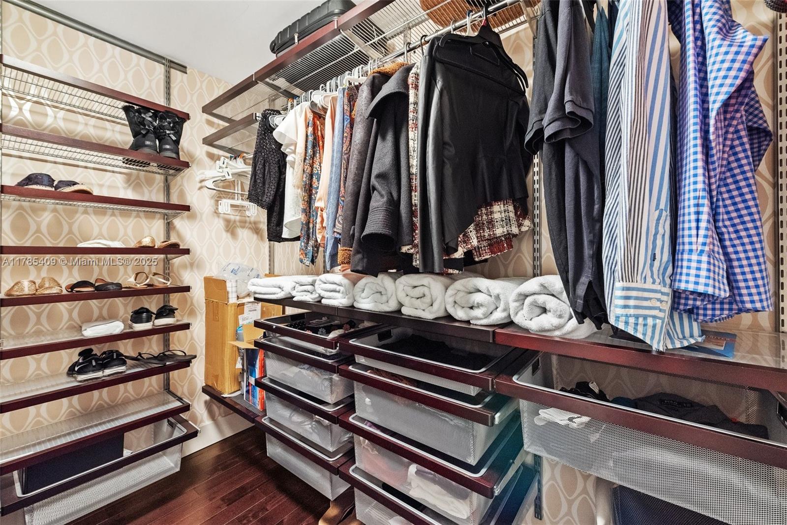 AVENTURA MARINA CONDO NUM - Residential