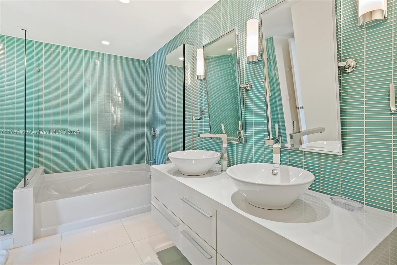 AVENTURA MARINA CONDO NUM - Residential