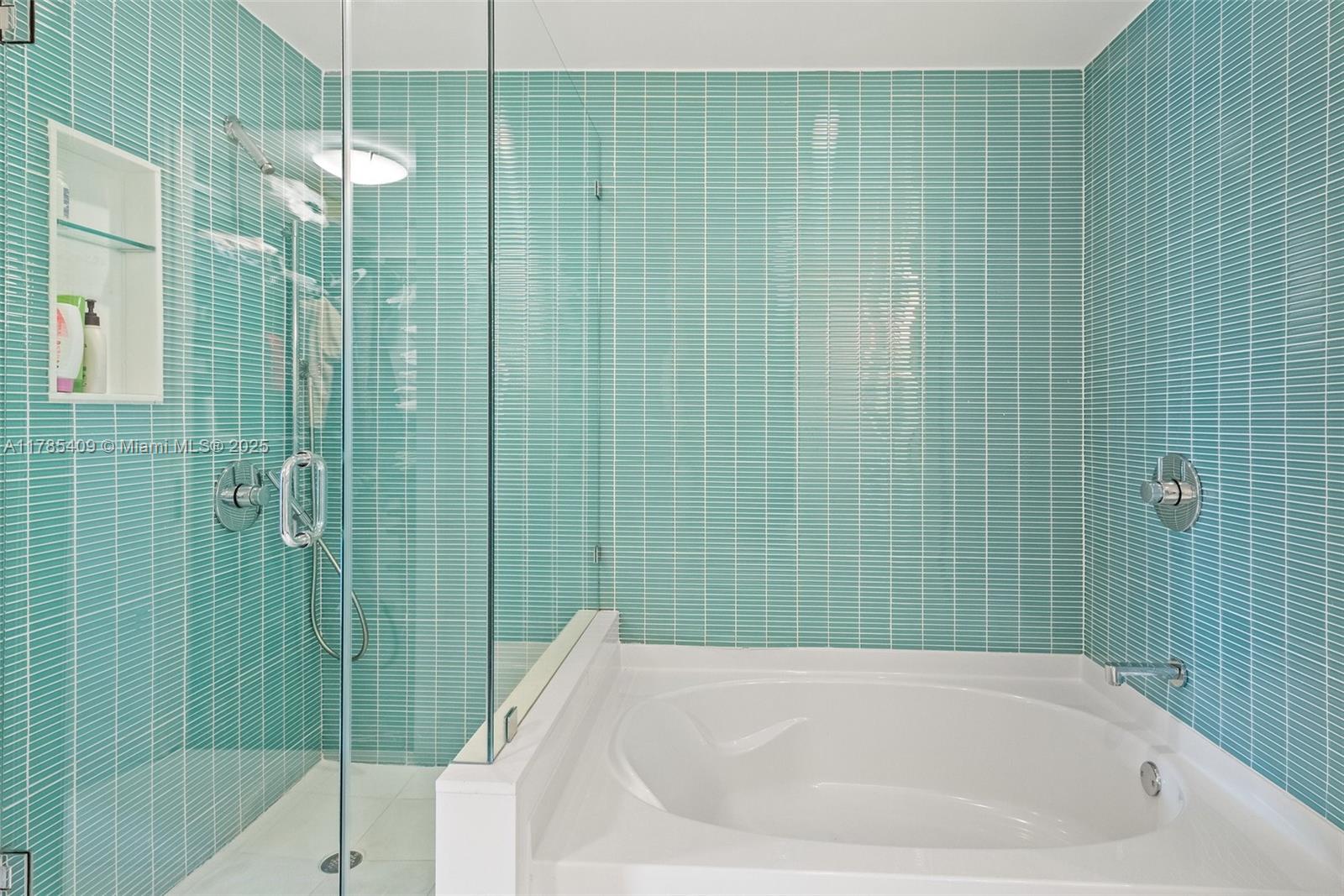 AVENTURA MARINA CONDO NUM - Residential