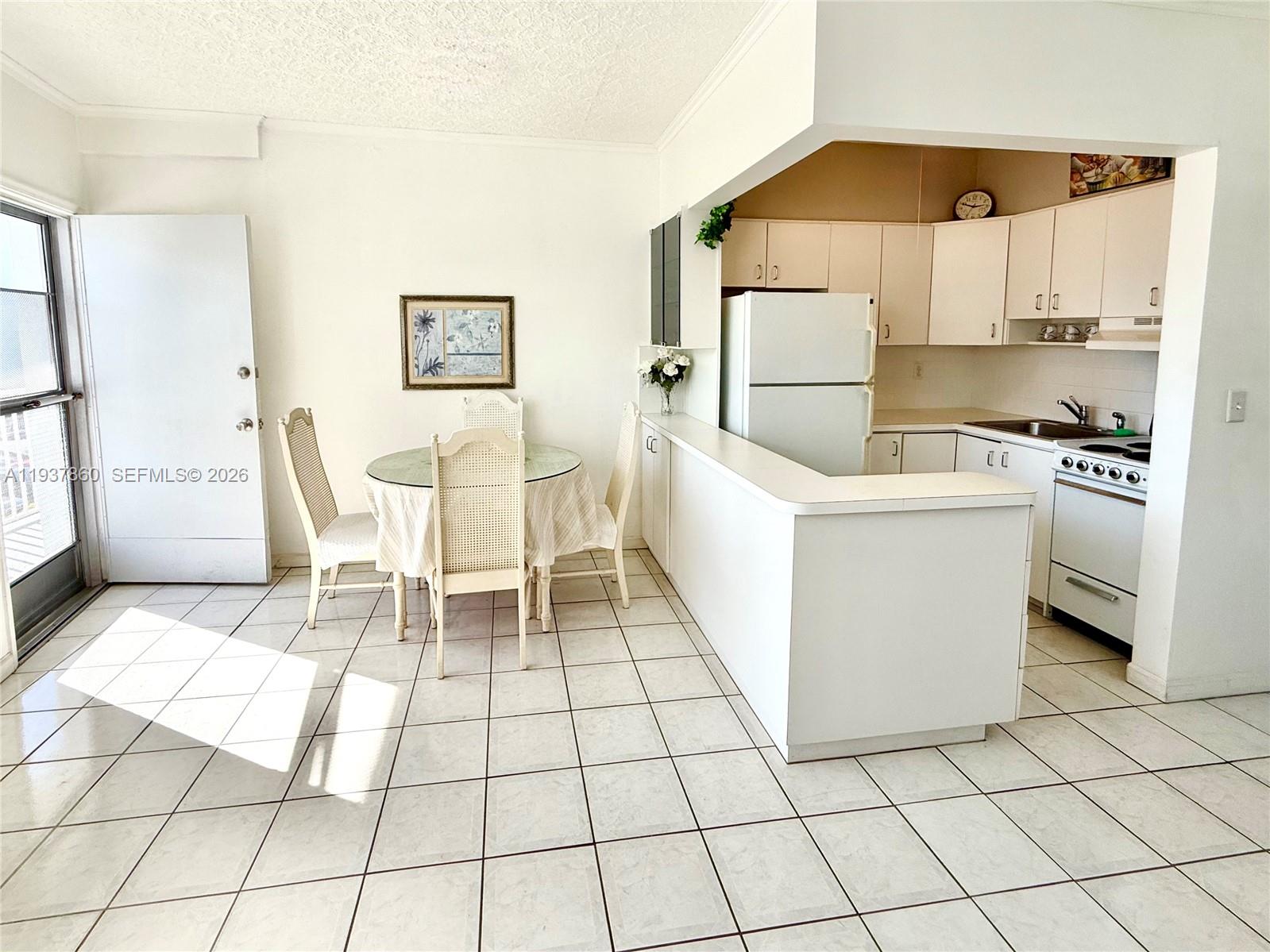 GOLDEN BAY MANOR CO-OP - Residential