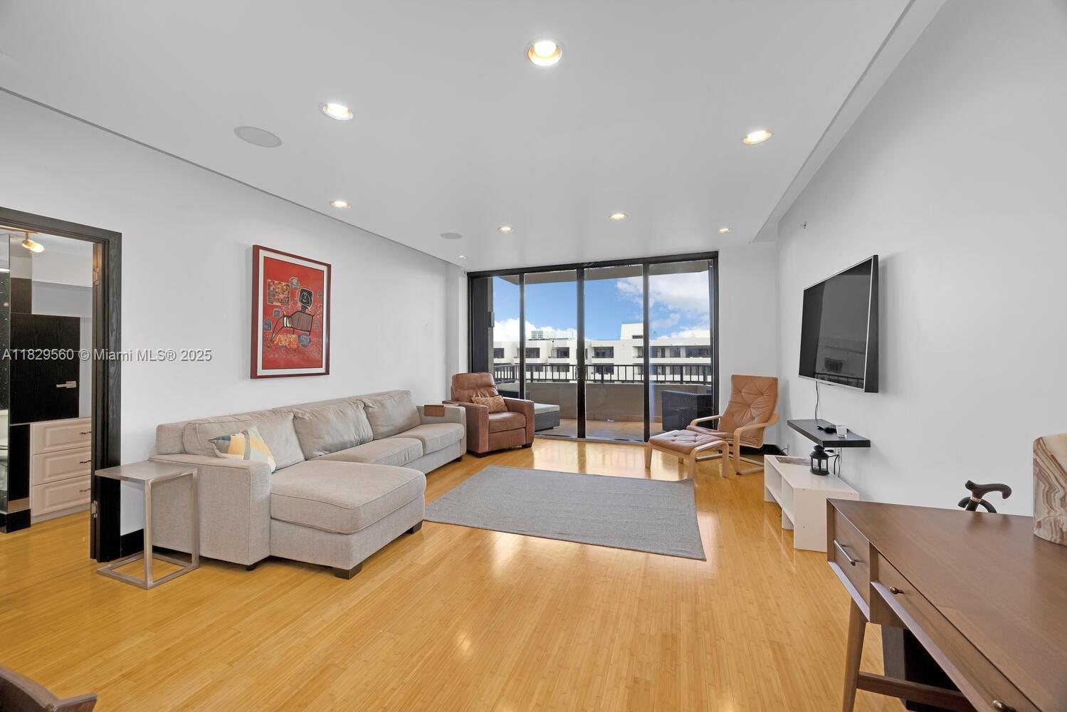 251 Crandon Blvd 1222