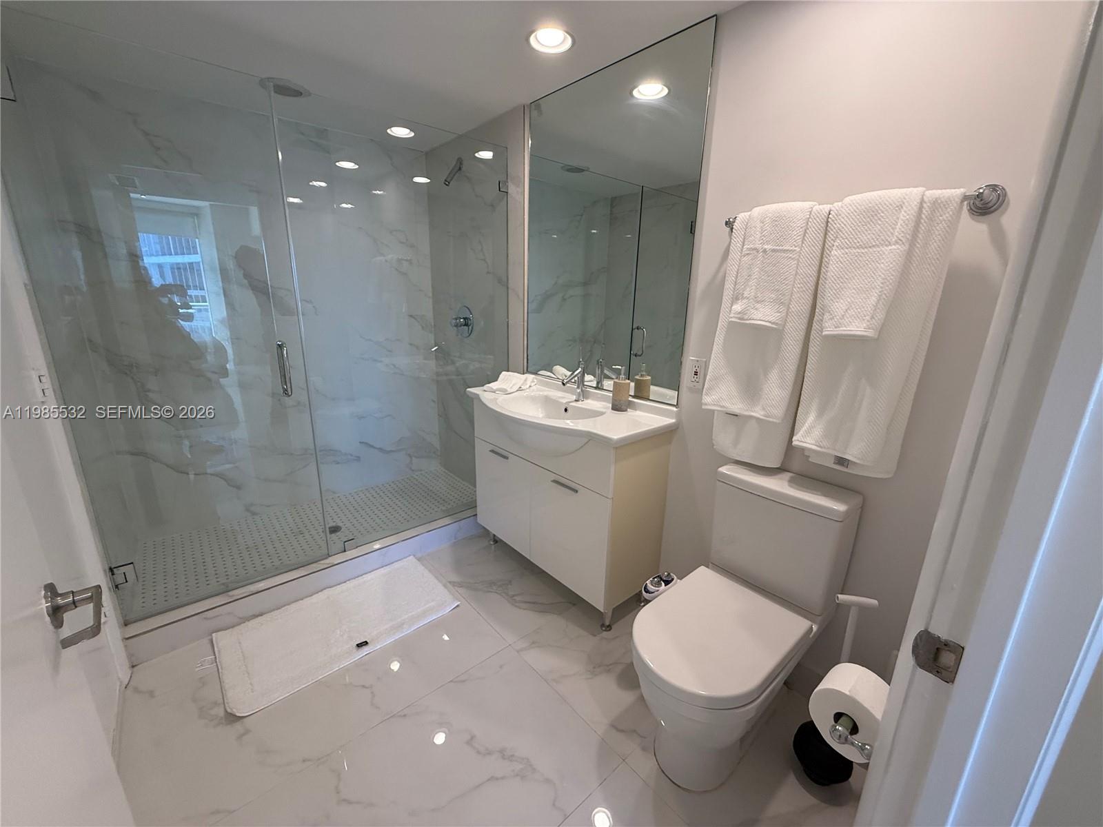 ICONBRICKELL CONDO NO 1 - Residential Lease