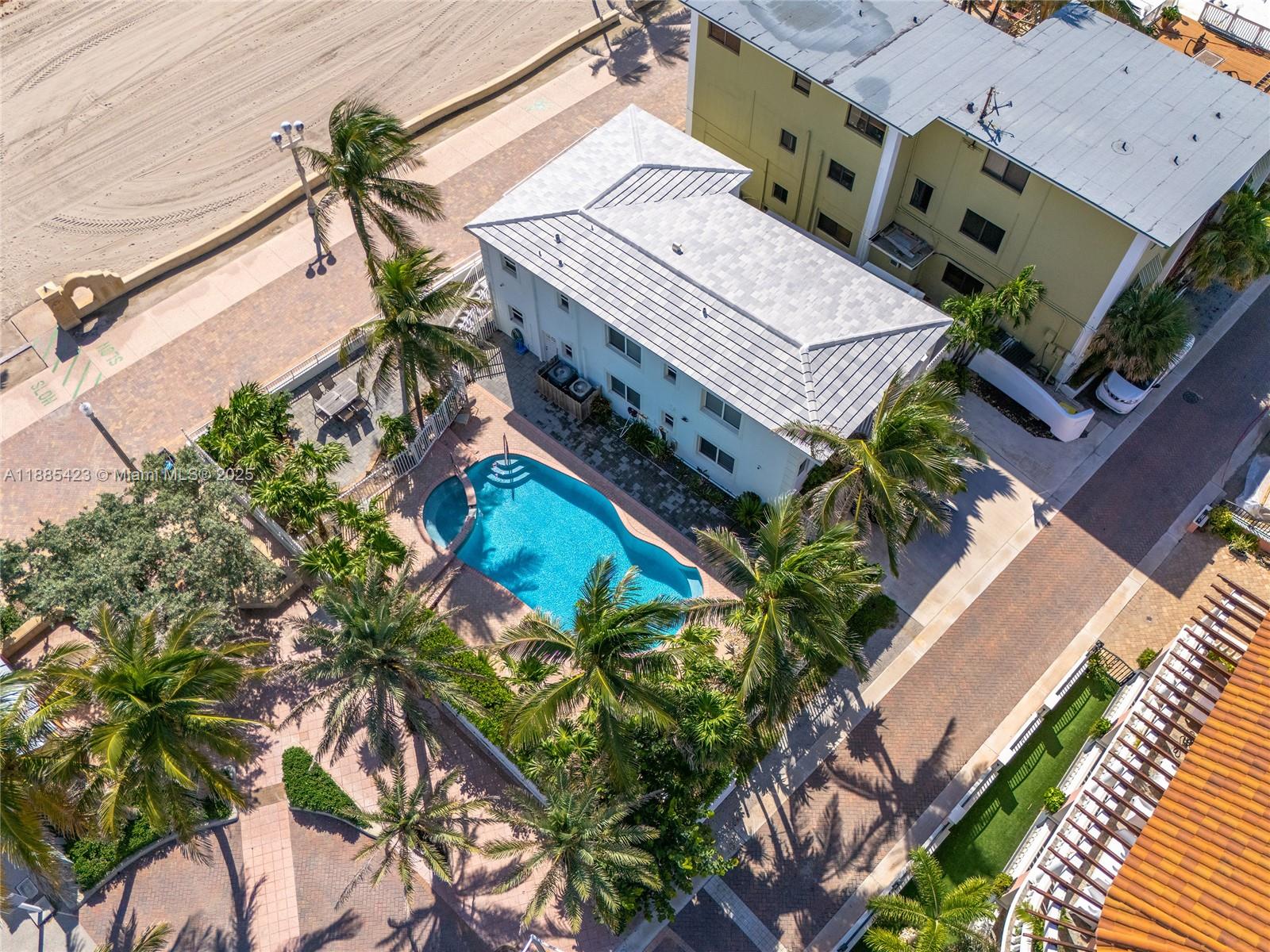 2910 N Surf Rd