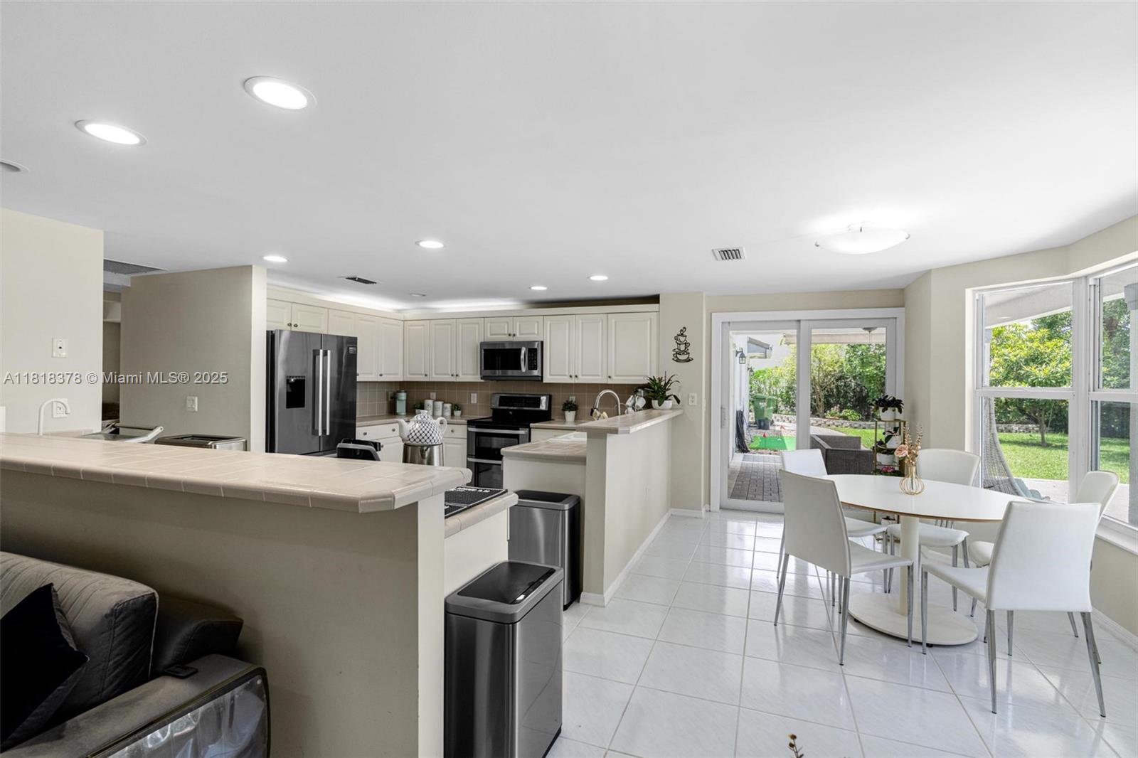 CHAPEL TRAIL REPLAT SECTI - Residential