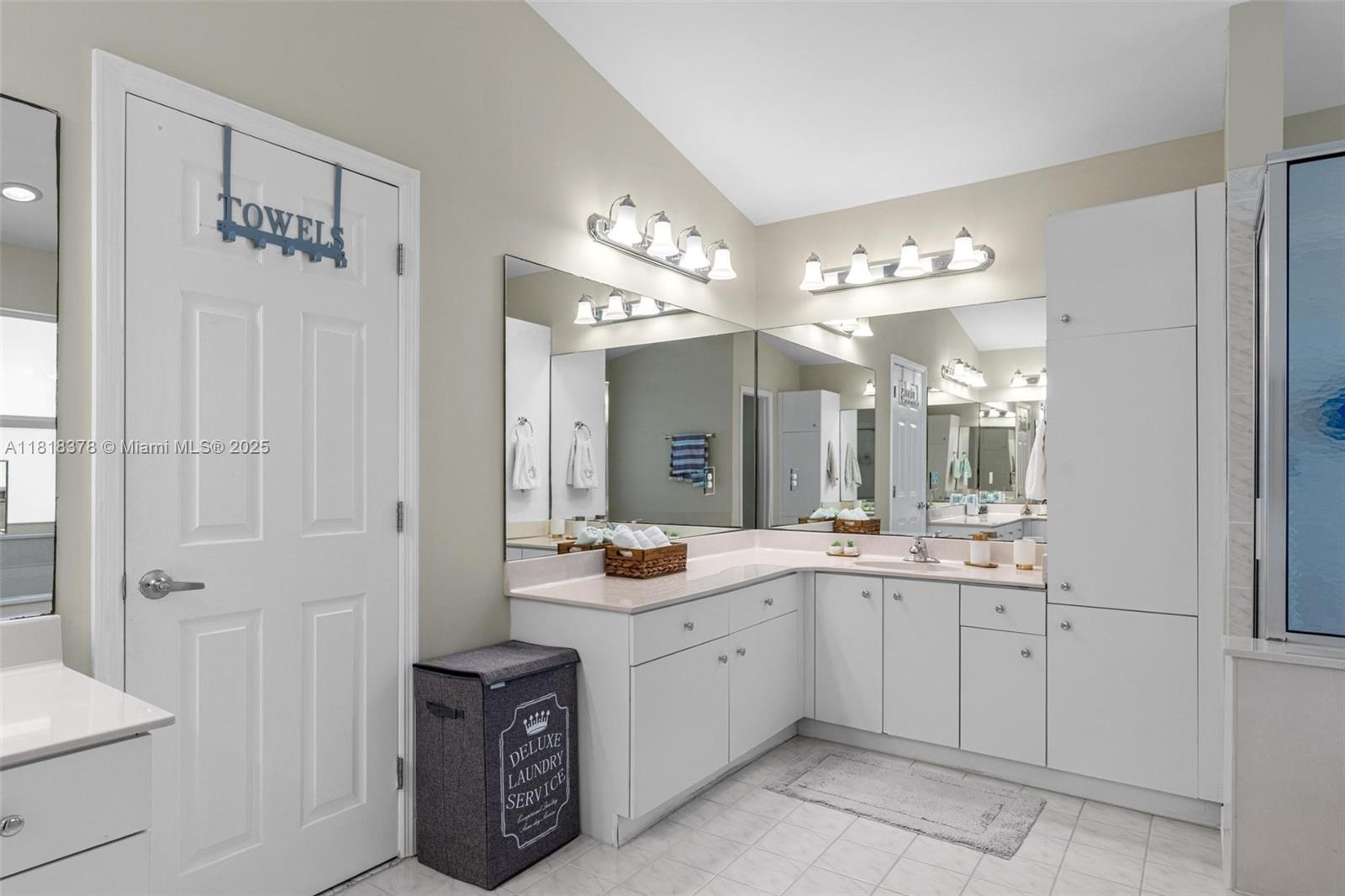 CHAPEL TRAIL REPLAT SECTI - Residential