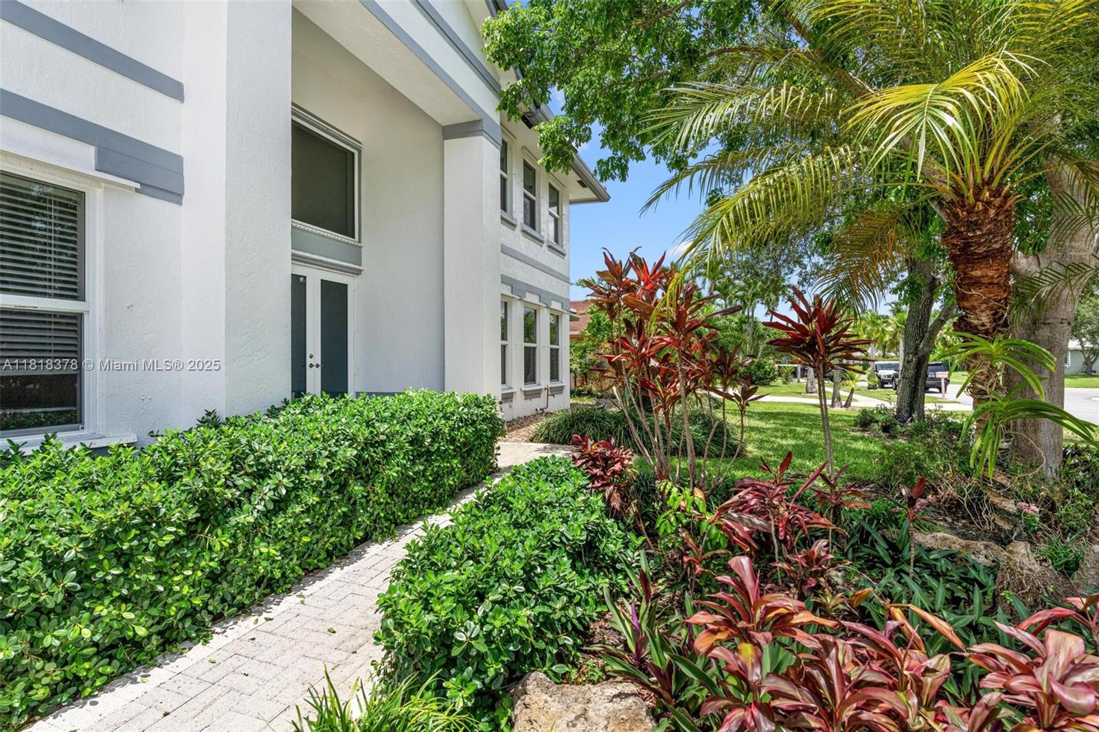 CHAPEL TRAIL REPLAT SECTI - Residential