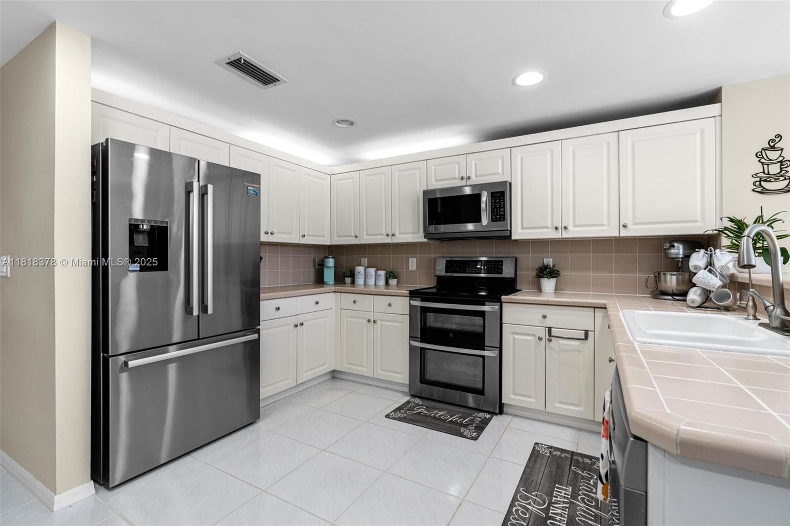 CHAPEL TRAIL REPLAT SECTI - Residential