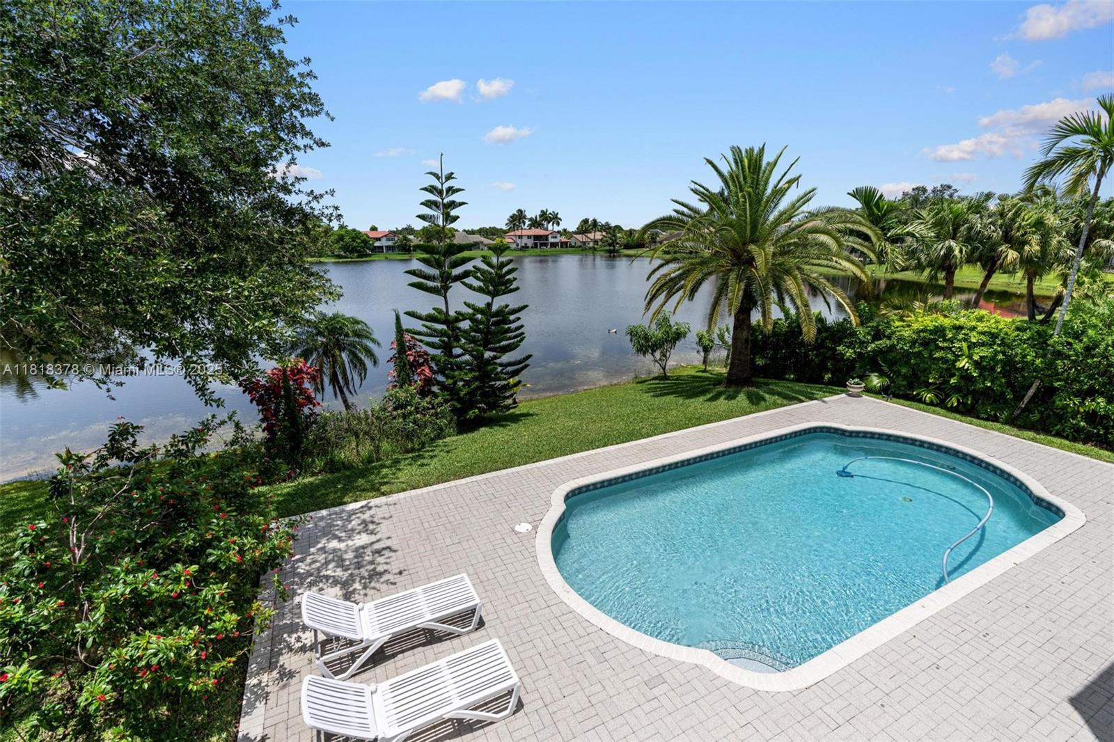 CHAPEL TRAIL REPLAT SECTI - Residential