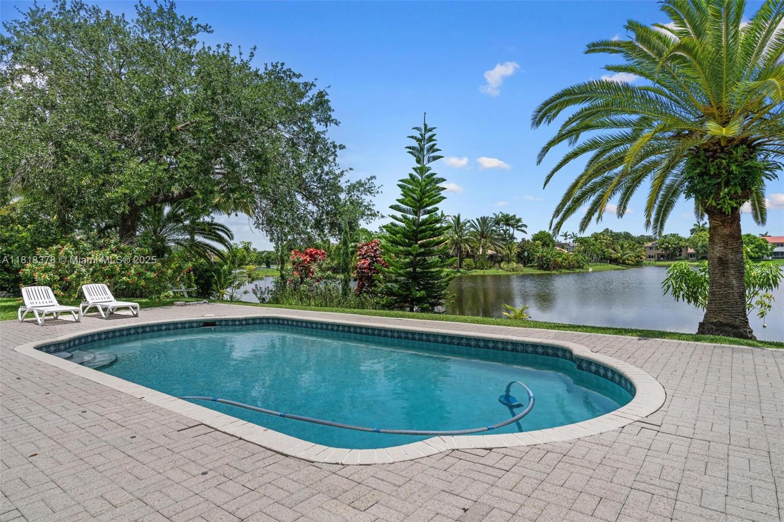CHAPEL TRAIL REPLAT SECTI - Residential