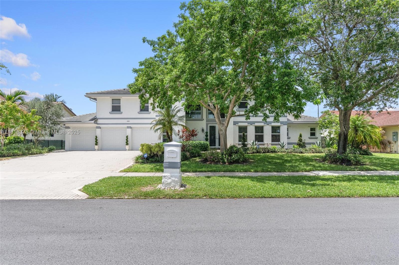 CHAPEL TRAIL REPLAT SECTI - Residential
