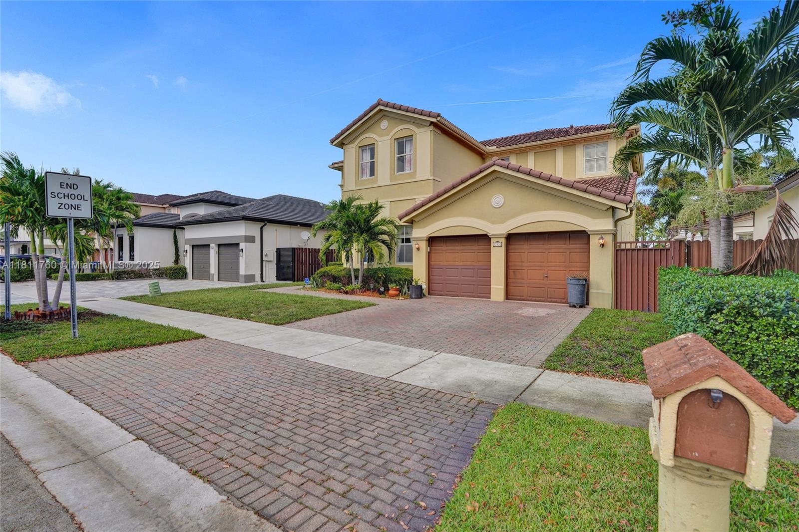 CENTURY GARDENS - Residential