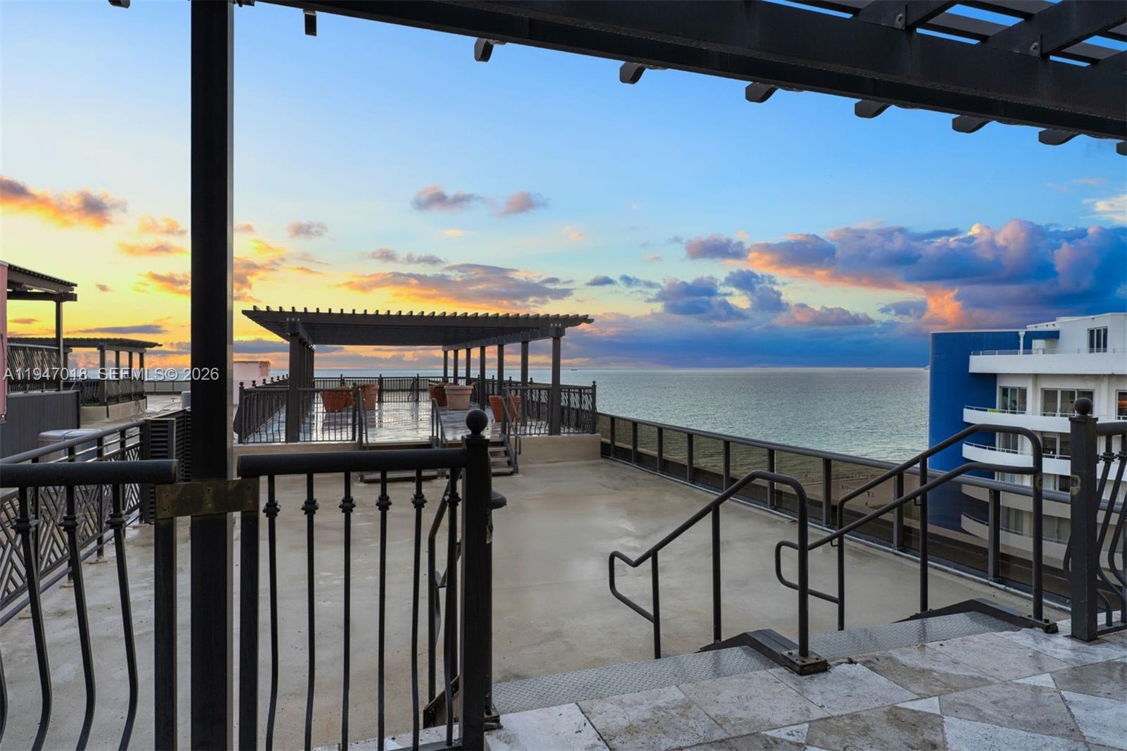 THE ALEXANDER CONDO - Residential