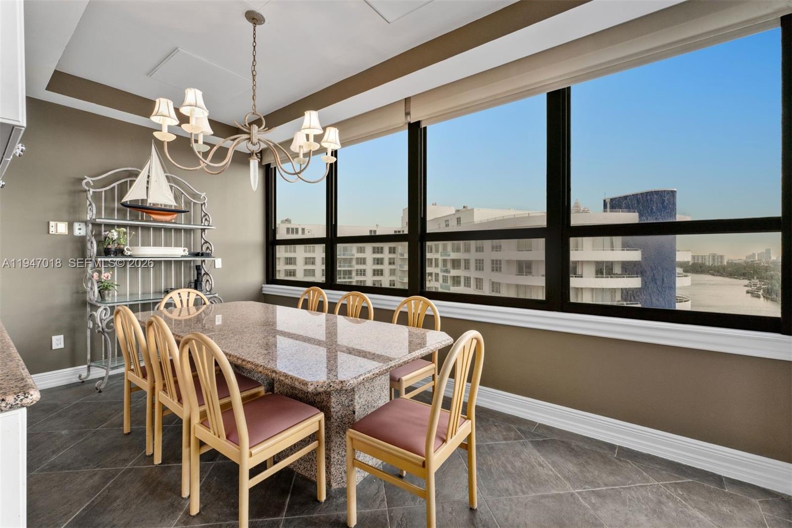 THE ALEXANDER CONDO - Residential