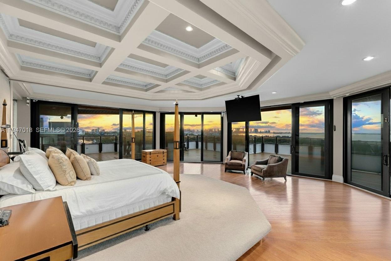 THE ALEXANDER CONDO - Residential