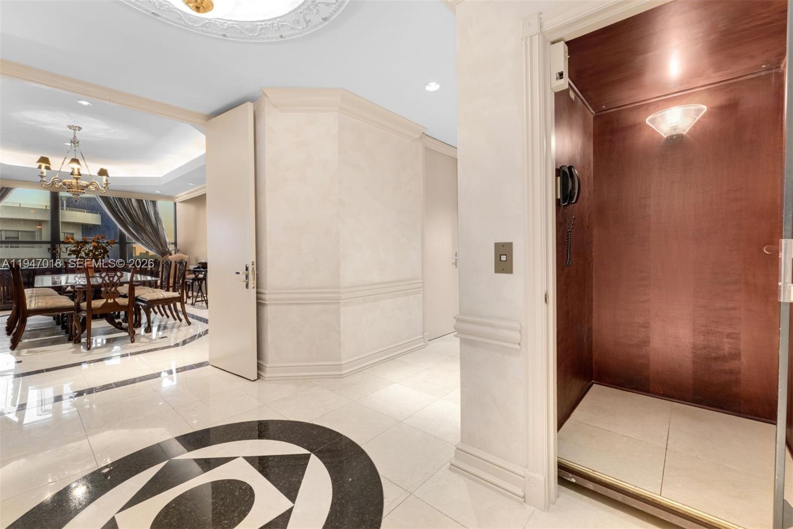 THE ALEXANDER CONDO - Residential