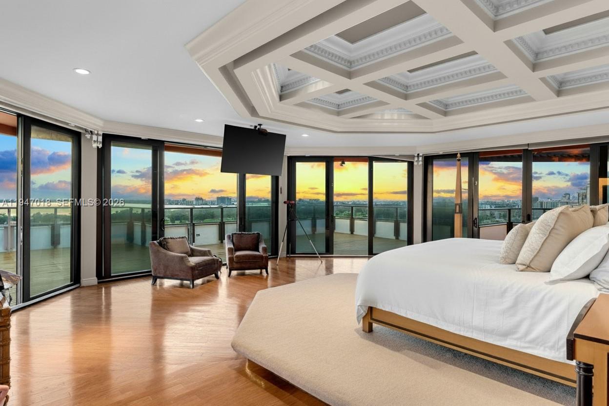 THE ALEXANDER CONDO - Residential