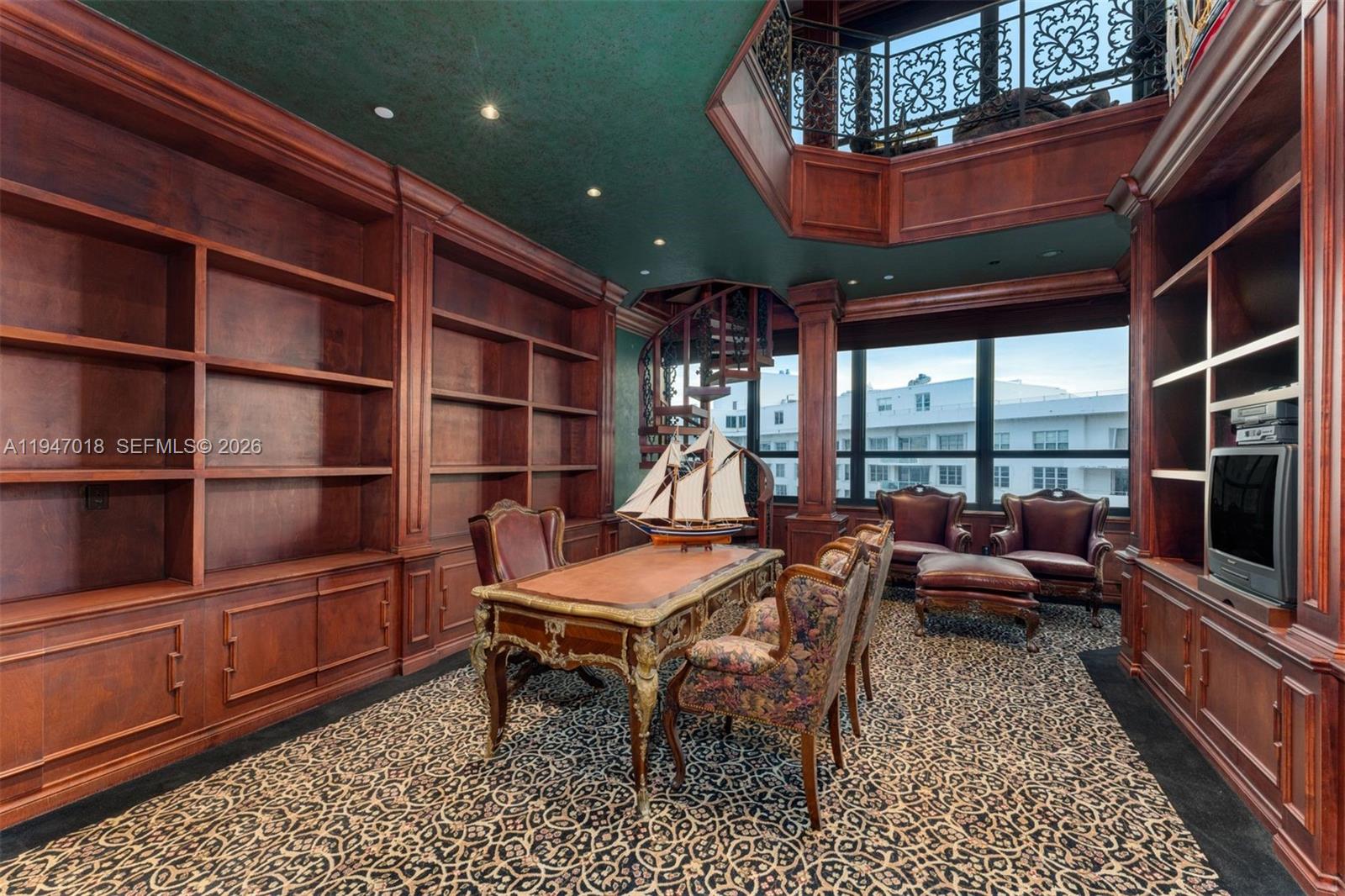 THE ALEXANDER CONDO - Residential