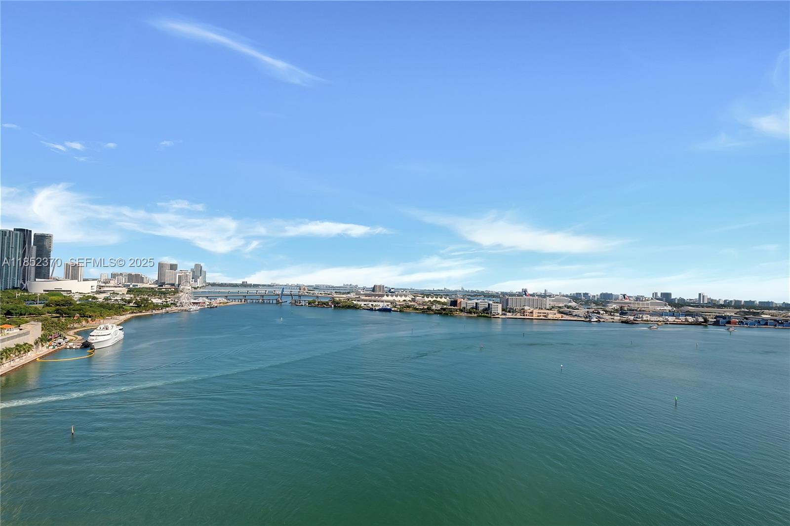 THREE TEQUESTA POINT COND - Residential