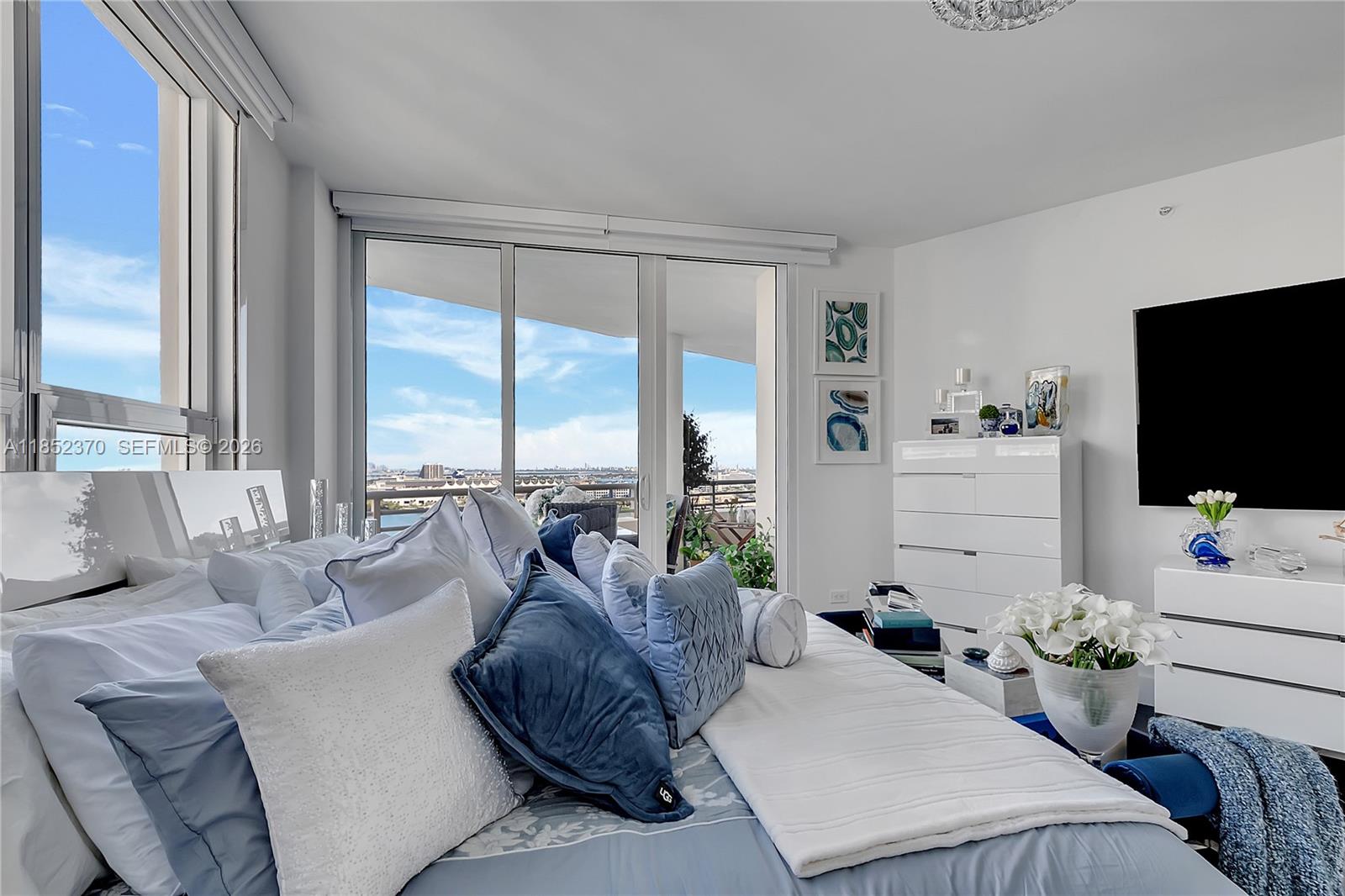 THREE TEQUESTA POINT COND - Residential