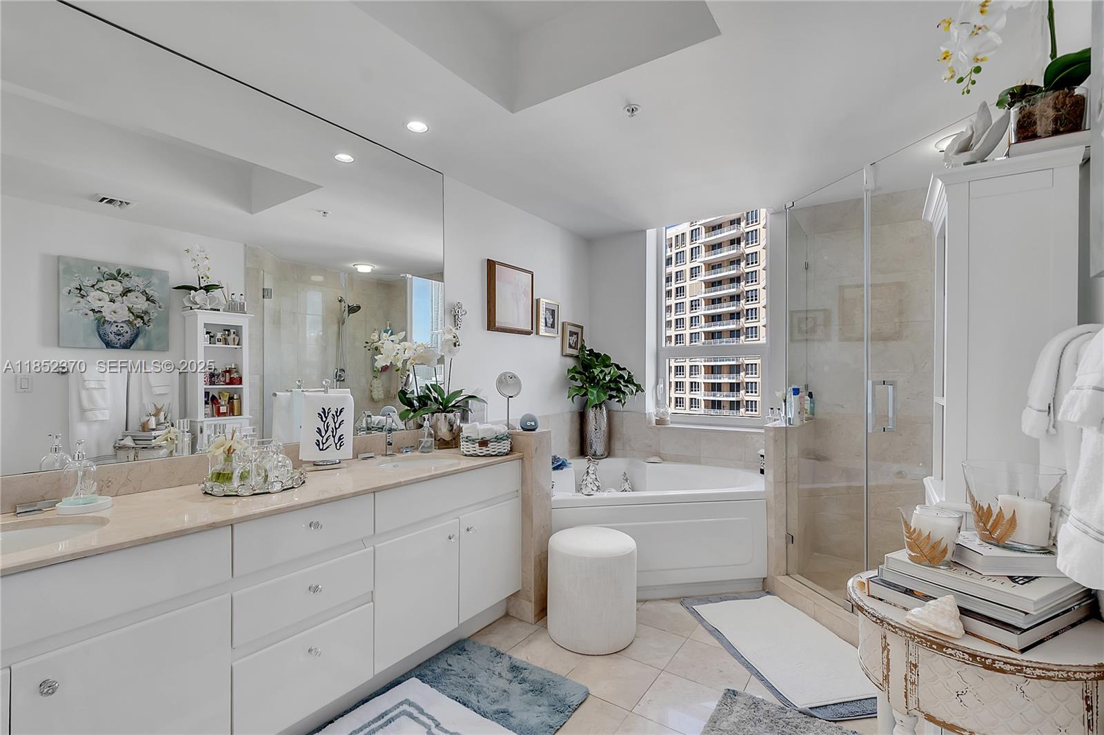 THREE TEQUESTA POINT COND - Residential