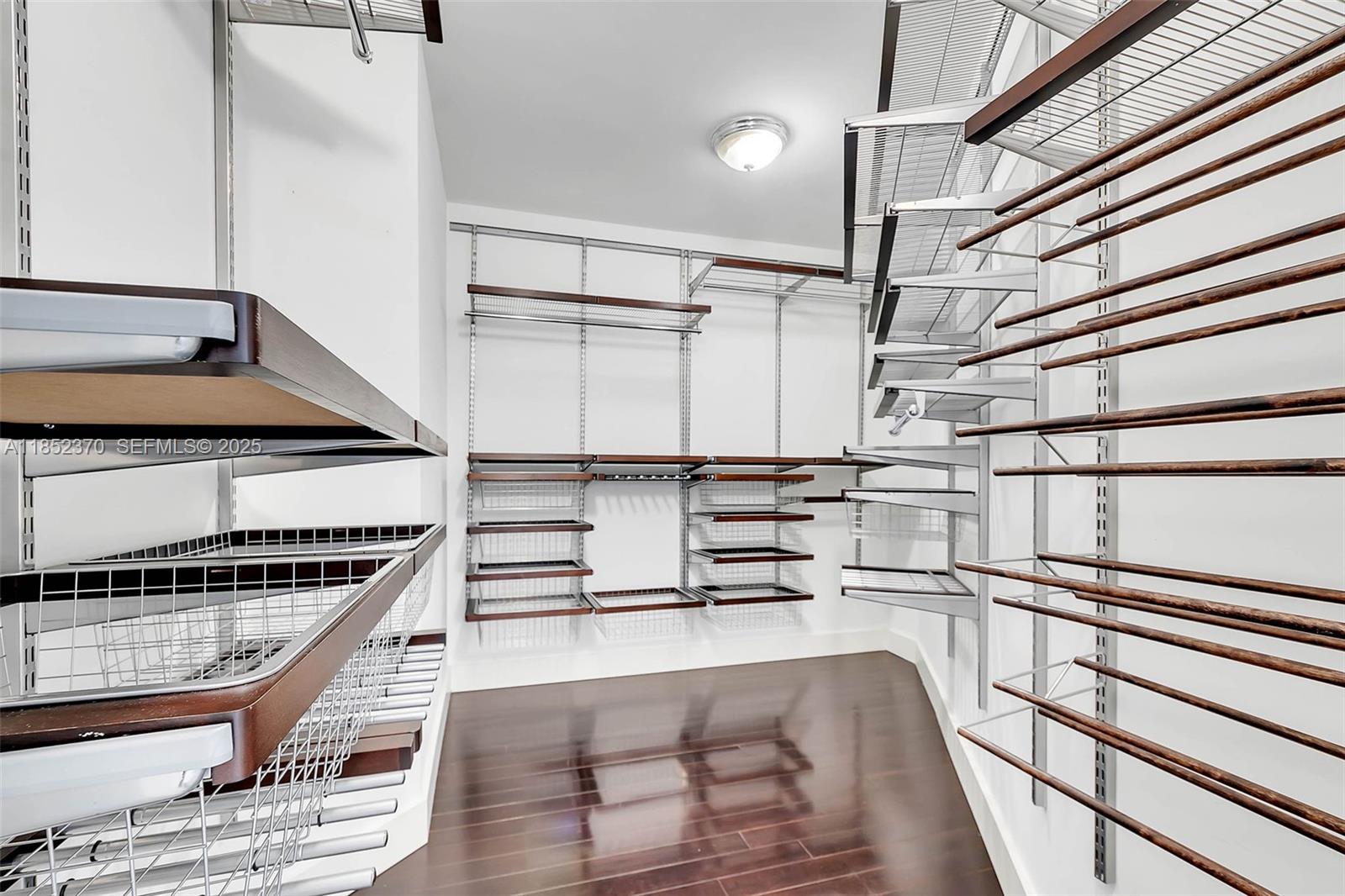 THREE TEQUESTA POINT COND - Residential