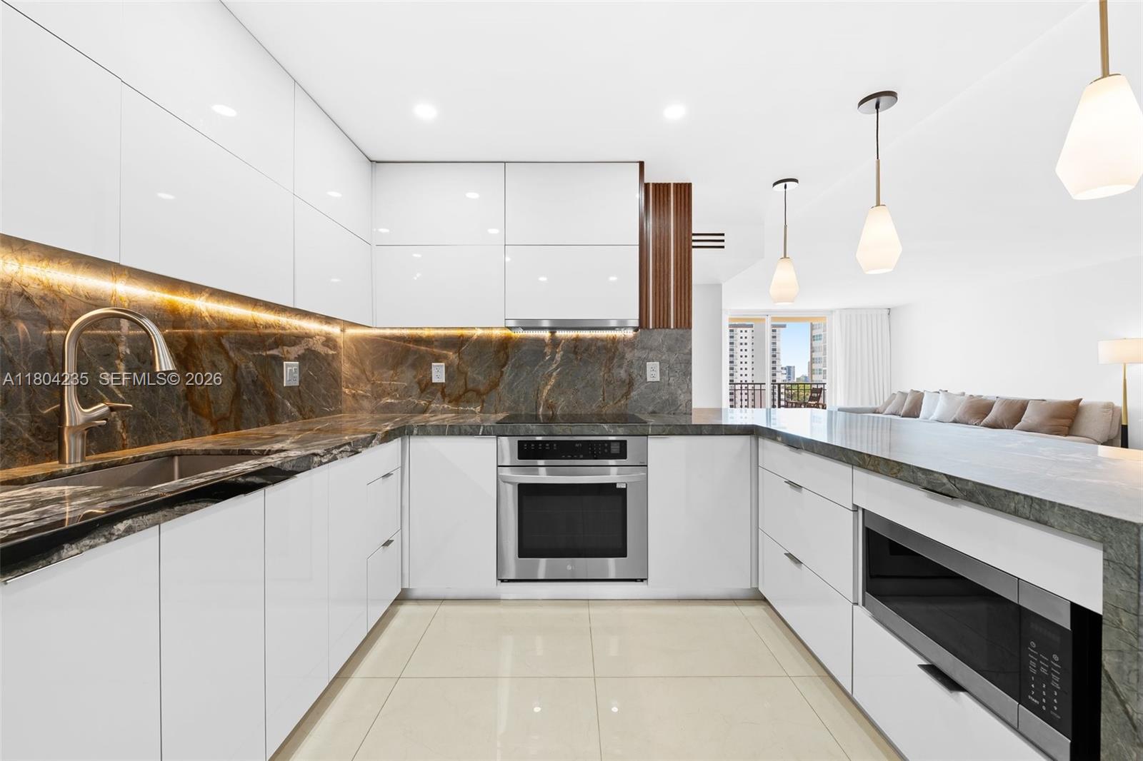 OXFORD TOWERS CONDO - Residential