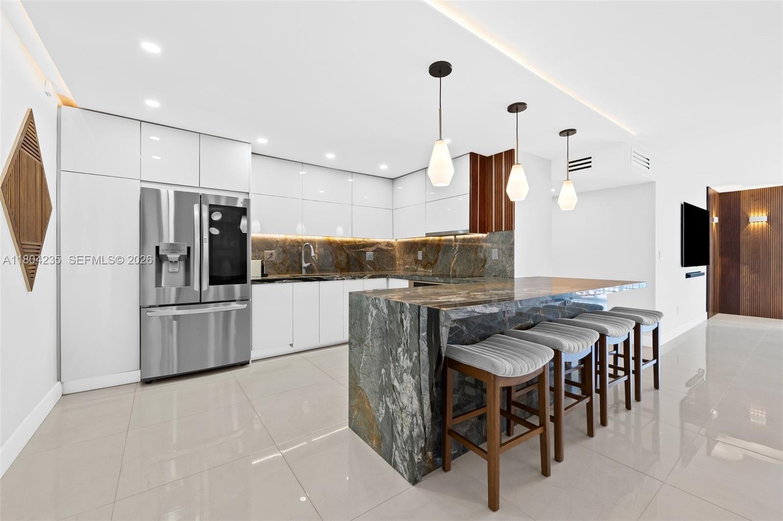 OXFORD TOWERS CONDO - Residential