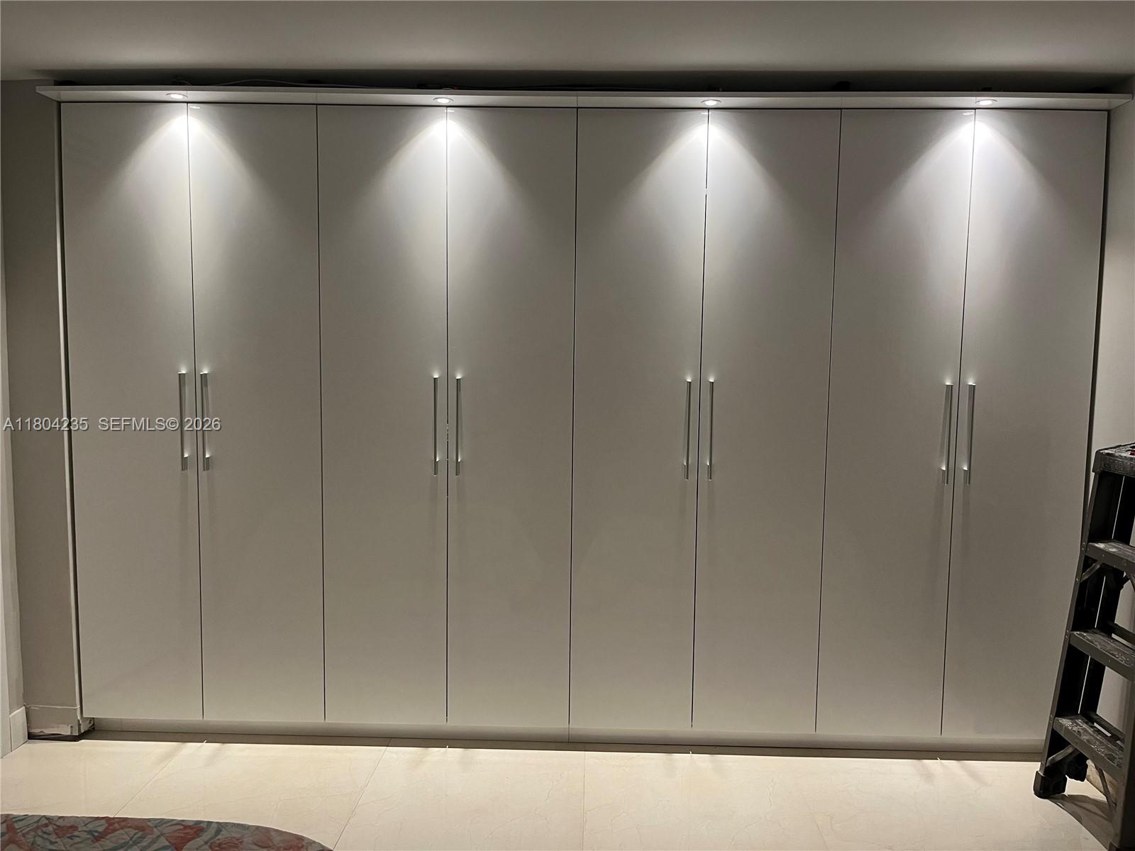 OXFORD TOWERS CONDO - Residential