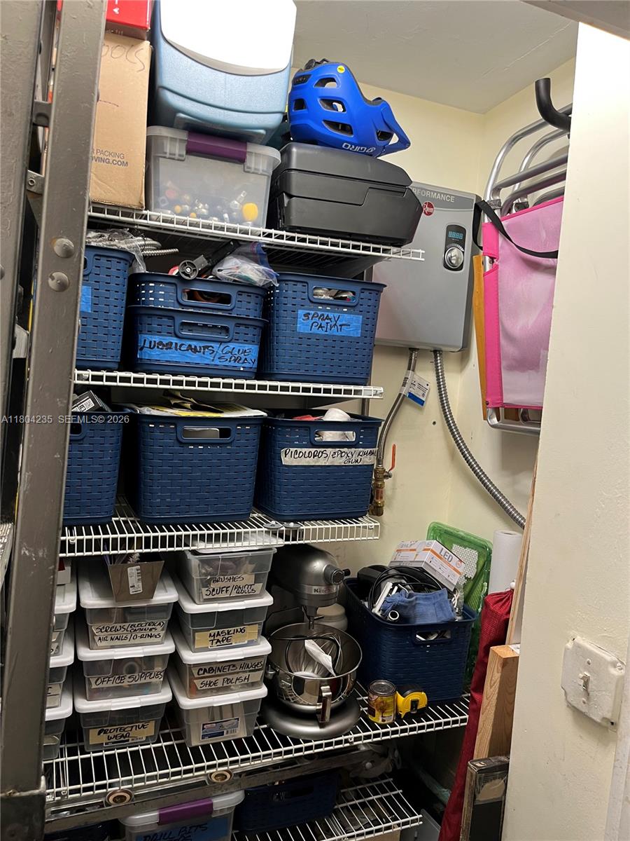 OXFORD TOWERS CONDO - Residential