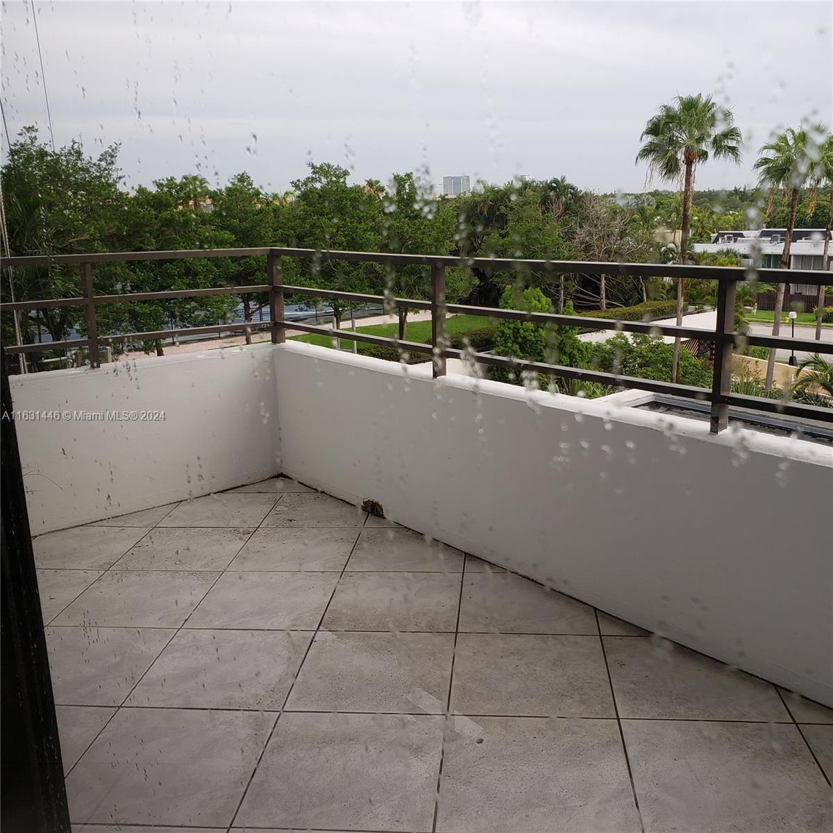 OLYMPUS CONDO PHASE - Residential