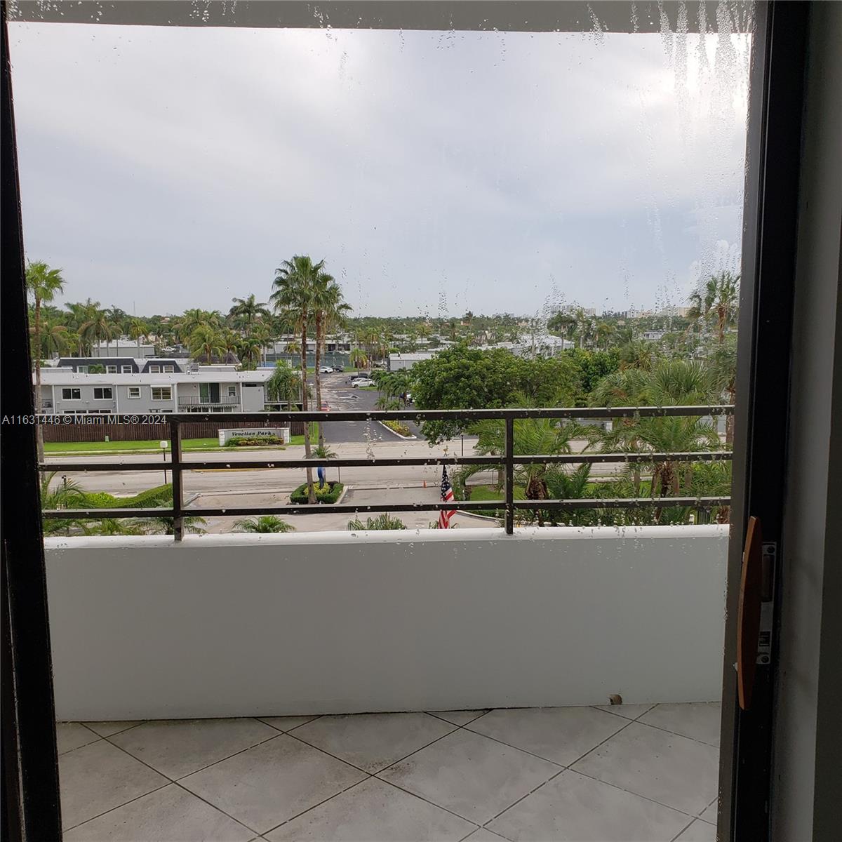 OLYMPUS CONDO PHASE - Residential