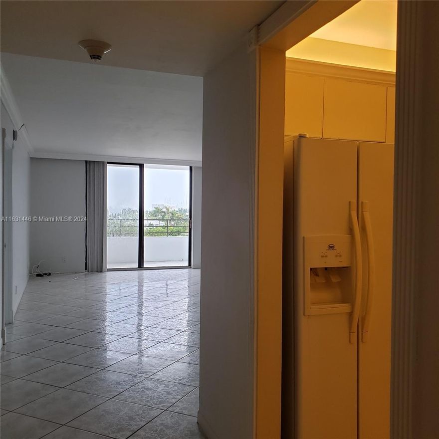 Very large 1 bedroom unit in the good condition and ok to rent from day1. Full service building with all type of amenities  include marina. Best location in the city. Across from park,and 5 min from shops and beach. BEAST PRICE IN THE COMPLEX !!!!! assessment IS PAID OFF BY THE SELLER !!!!